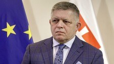 Správanie premiéra Fica v Bruseli sa po Orbánovom konci zmenilo, píše Politico